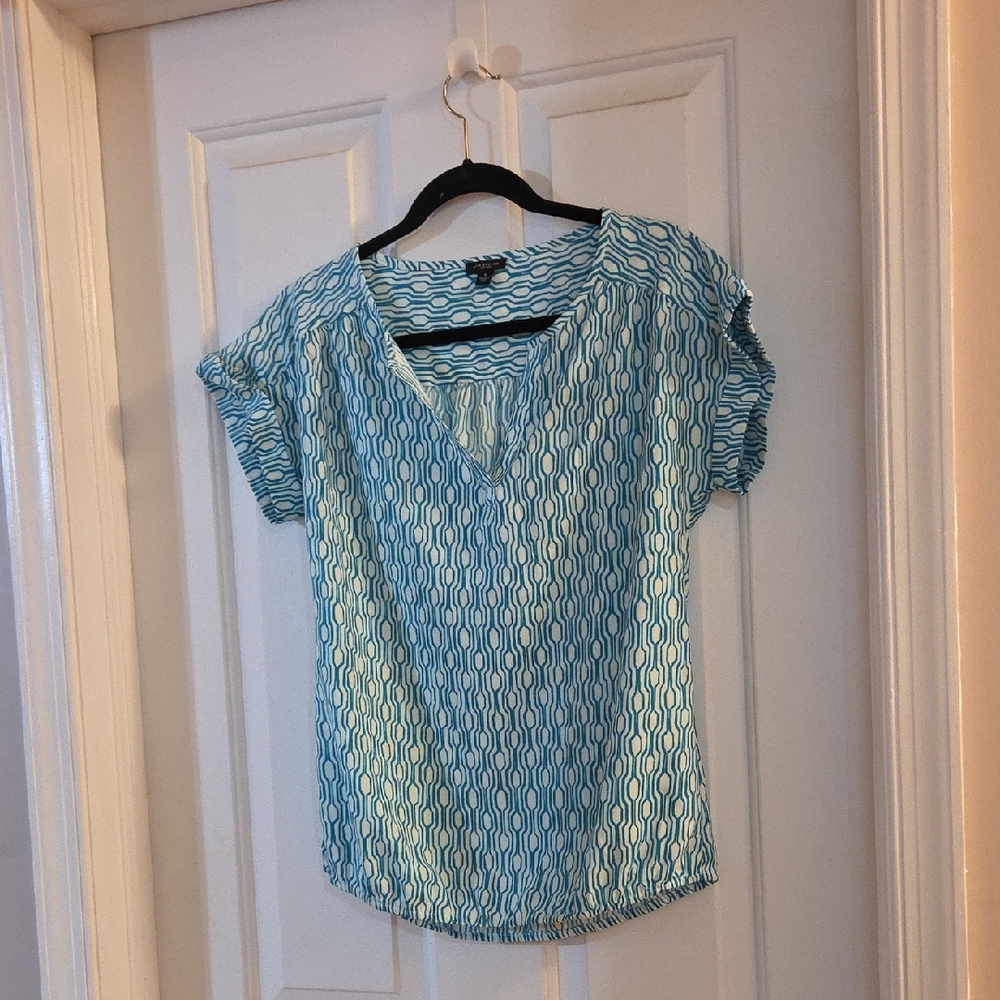 Ann Taylor Teal & White Geometric V-Neck Blouse Small